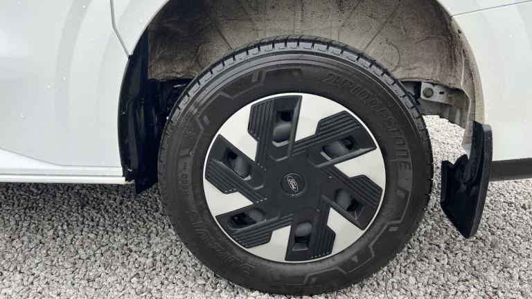 2024 Ford Transit Custom 2.5 PHEV 232ps H1 Van Trend Auto Van Plug-In Hy Automatic