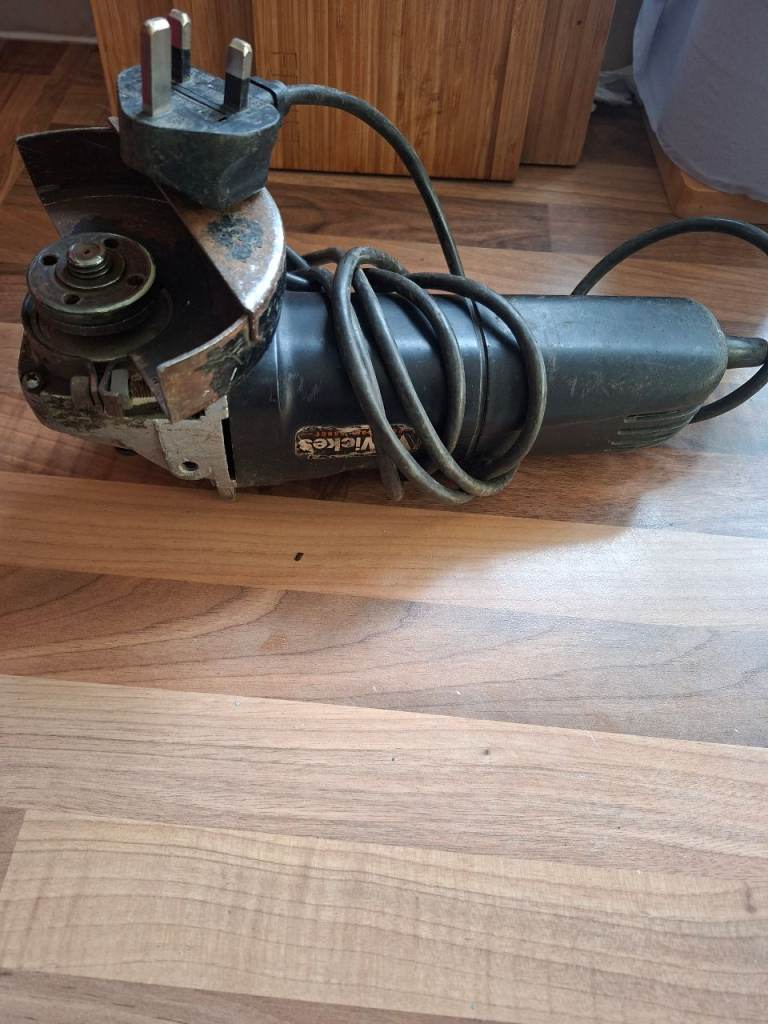 ELECTRIC CORDED ANGLE GRINDER 