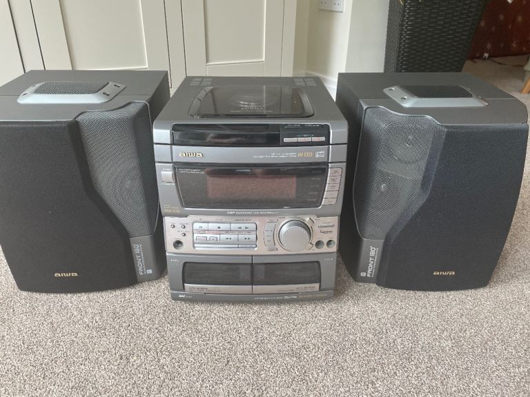 Aiwa NSX-S70 Stereo System with Speakers – Good Condition