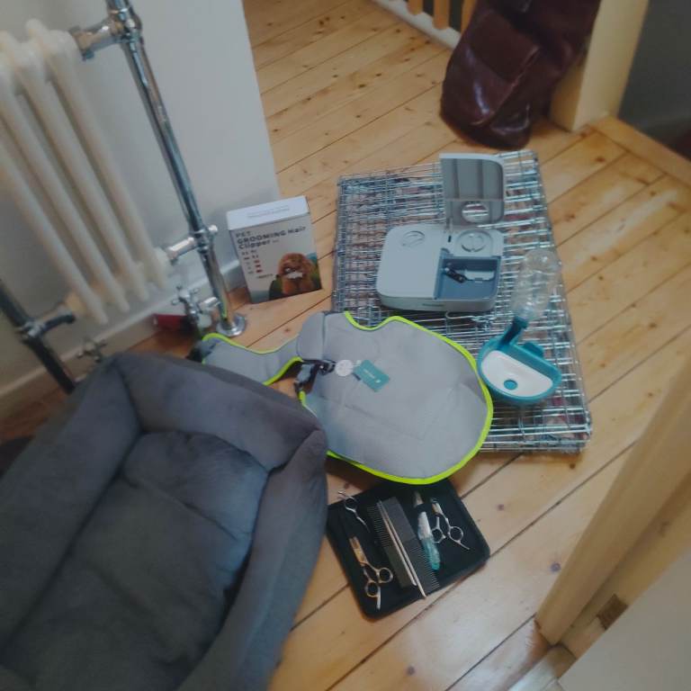 Dog cage, bed and high end assessories 