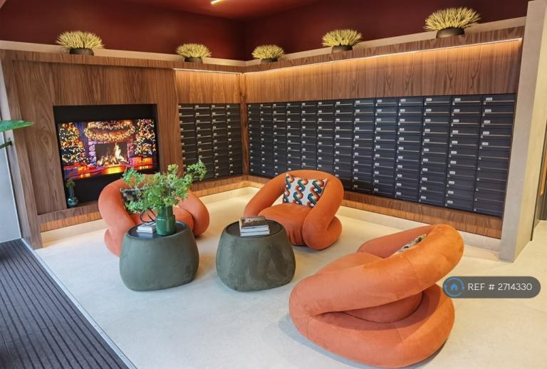 2 bedroom flat in Dutton Street, Manchester, M3 (2 bed) (#2714330)