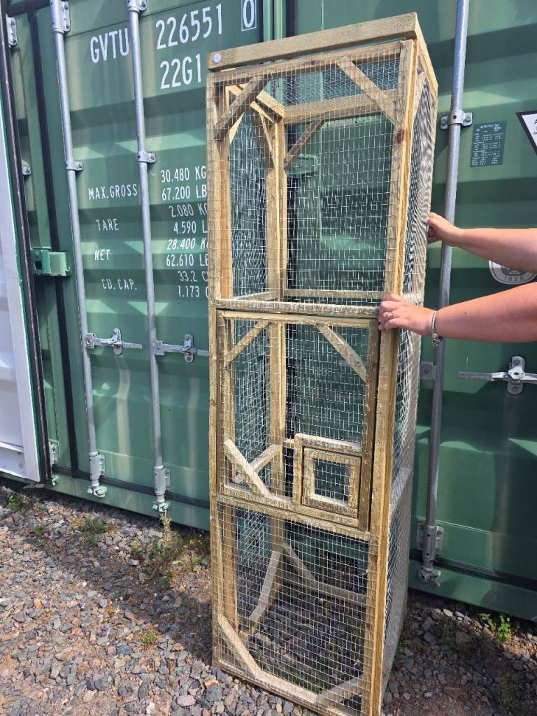 2ft x 2ft bird aviary 