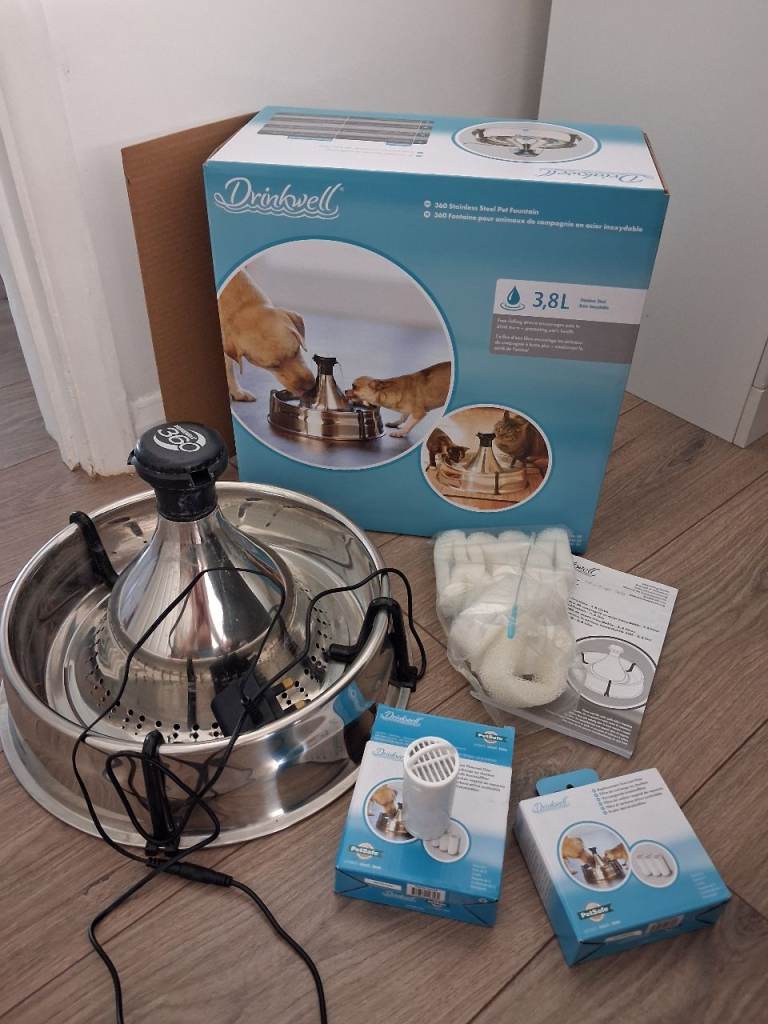 DRINKWELL PET WATER FOUNTAIN