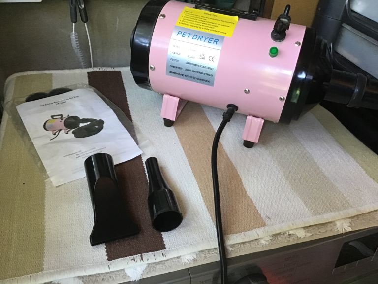 Dog hairdryer