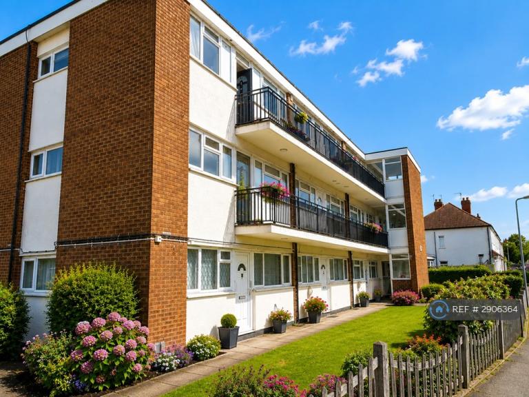 2 bedroom flat in Grafton House, Wolverhampton, WV4 (2 bed) (#2906364)