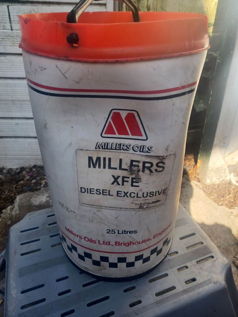 Sealed 25lt engine oil 