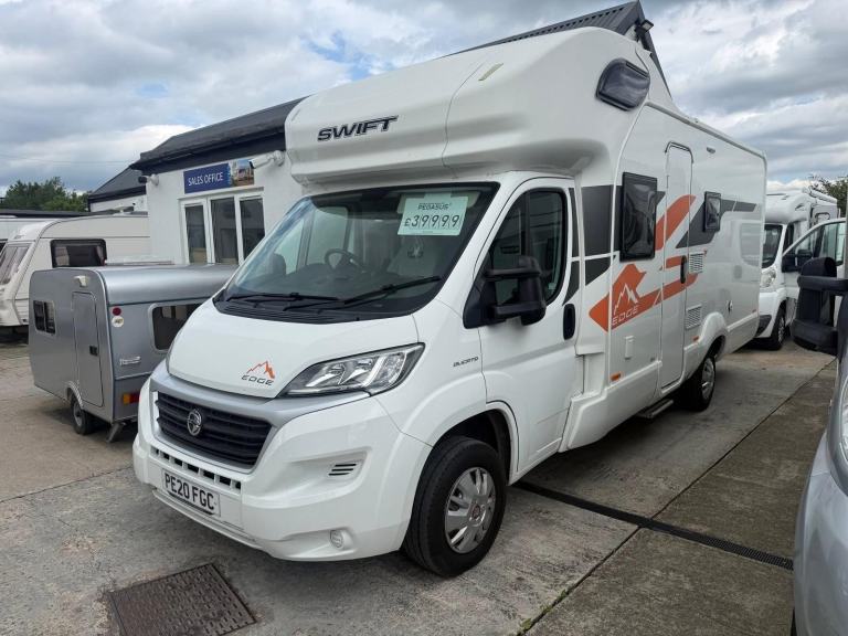  SWIFT EDGE 494 Island bed motorhome