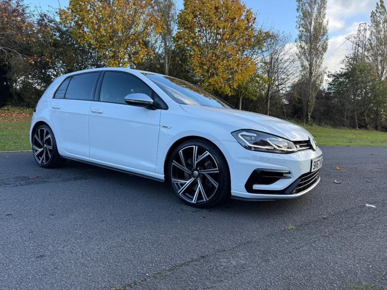 Volkswagen Golf " R " 310 BHP / D.S.G AUTO / 4 MOTION / NEW 19 INCH ALLOYS