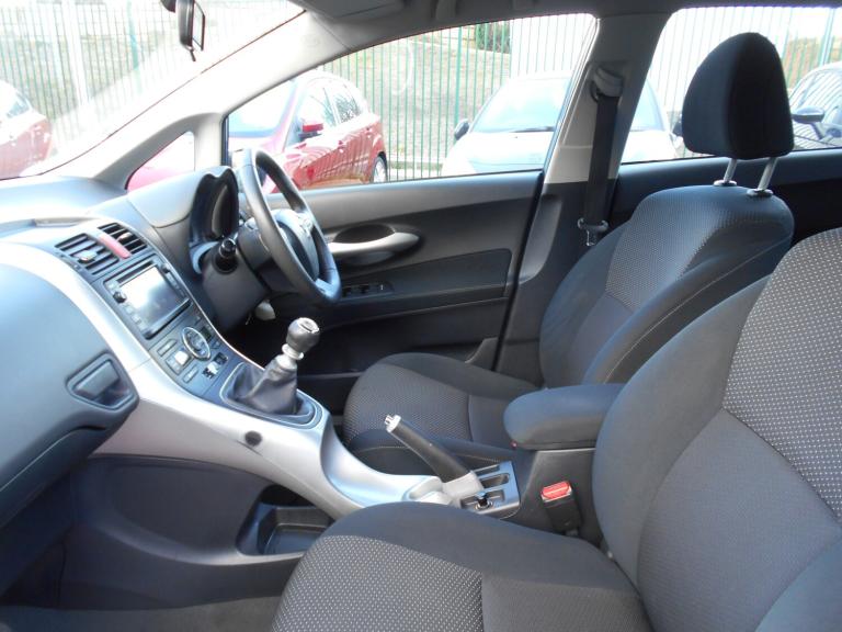 2012 Toyota Auris 1.6 V-Matic TR 5dr HATCHBACK Petrol Manual