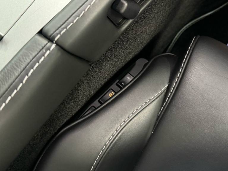 2011 Aston Martin DB9 6.0 V12 Coupe 2dr Petrol T-TronicII Euro 5 (470 bhp) Coupe Petrol Automatic