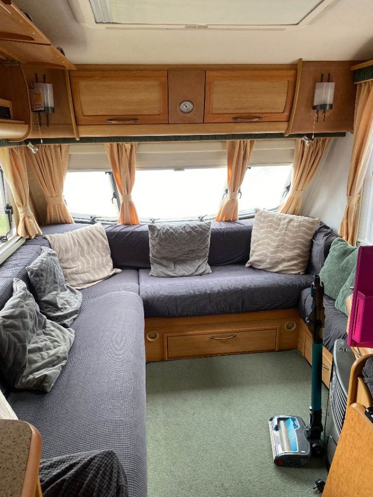 Caravan 2004 ace award 