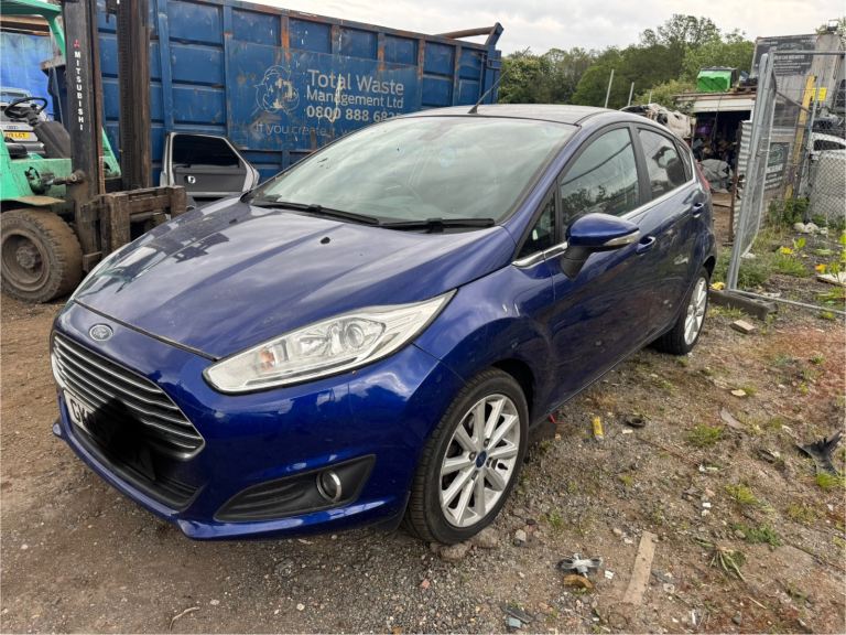 Ford fiesta mk7.5 1.0 eco 2015 blue BREAKING FOR PARTS 