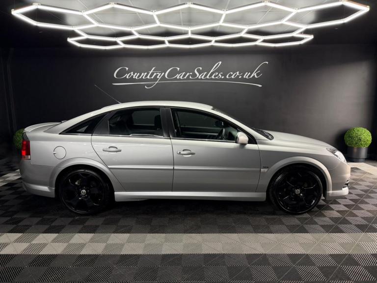 2007 Vauxhall Vectra 1.8i VVT SRi [Sat Nav] 5dr HATCHBACK PETROL Manual