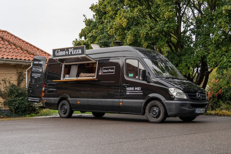 Amobox pizza van
