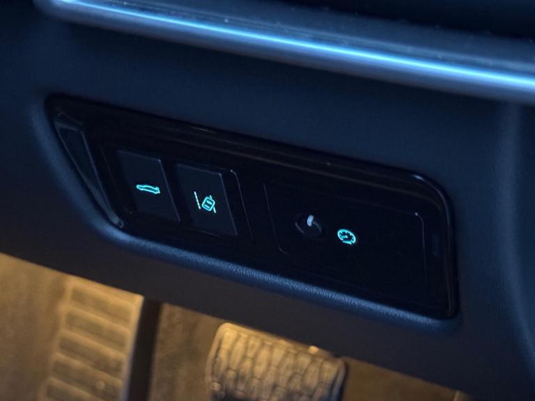 2016 Jaguar XE 2.0d [180] Portfolio 4dr Auto AWD SALOON DIESEL Automatic