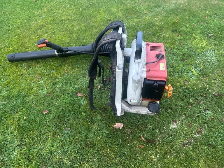 Stihl BR 400 backpack petrol engine leaf blower Garden tools astro turf