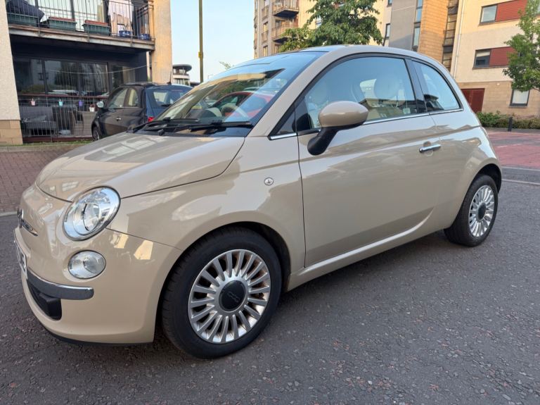 Fiat 500 1.0 twinair lounge automatic auto   (unlike Ford Fiesta and Vauxhall corsa )