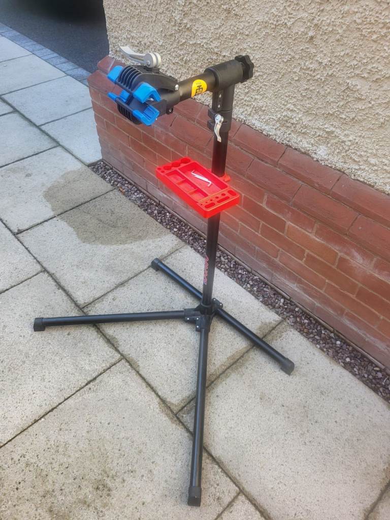 Bycycle repair stand