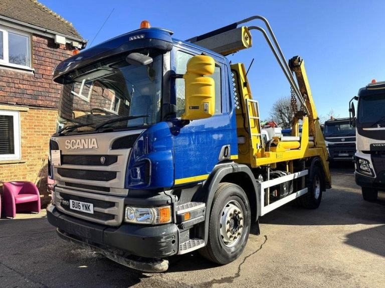2016 SCANIA P250 SKIP LOADER