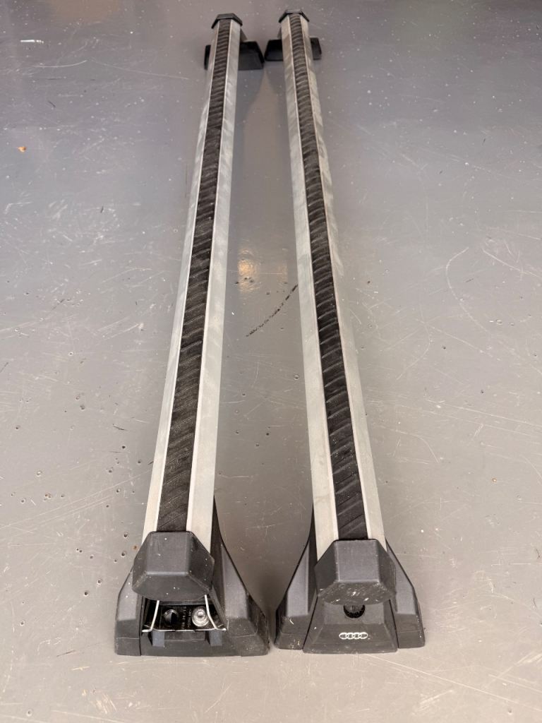 Genuine Audi Q7 Roof Bars (4M) 2016+ — Locking, Both Keys