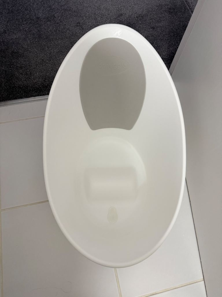 image for Shnuggle Baby Bath With Plug, White