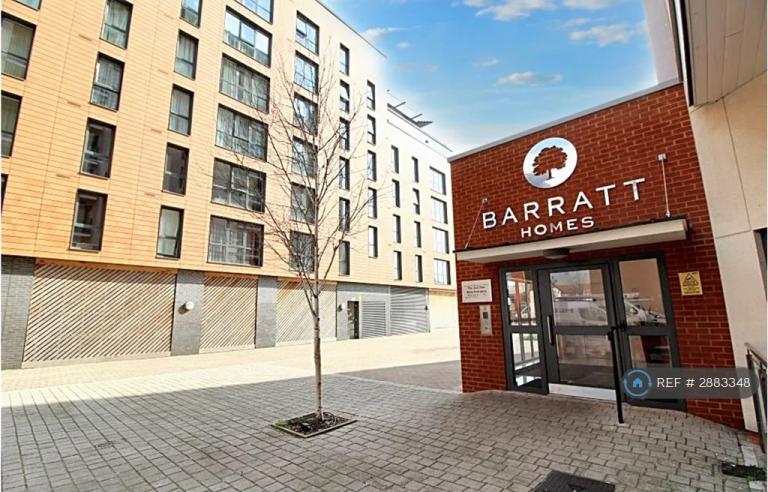 2 bedroom flat in The Junction, Slough, SL2 (2 bed) (#2883348)
