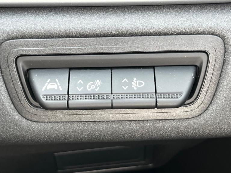 2020 Renault Captur ICONIC TCE Hatchback Petrol Manual