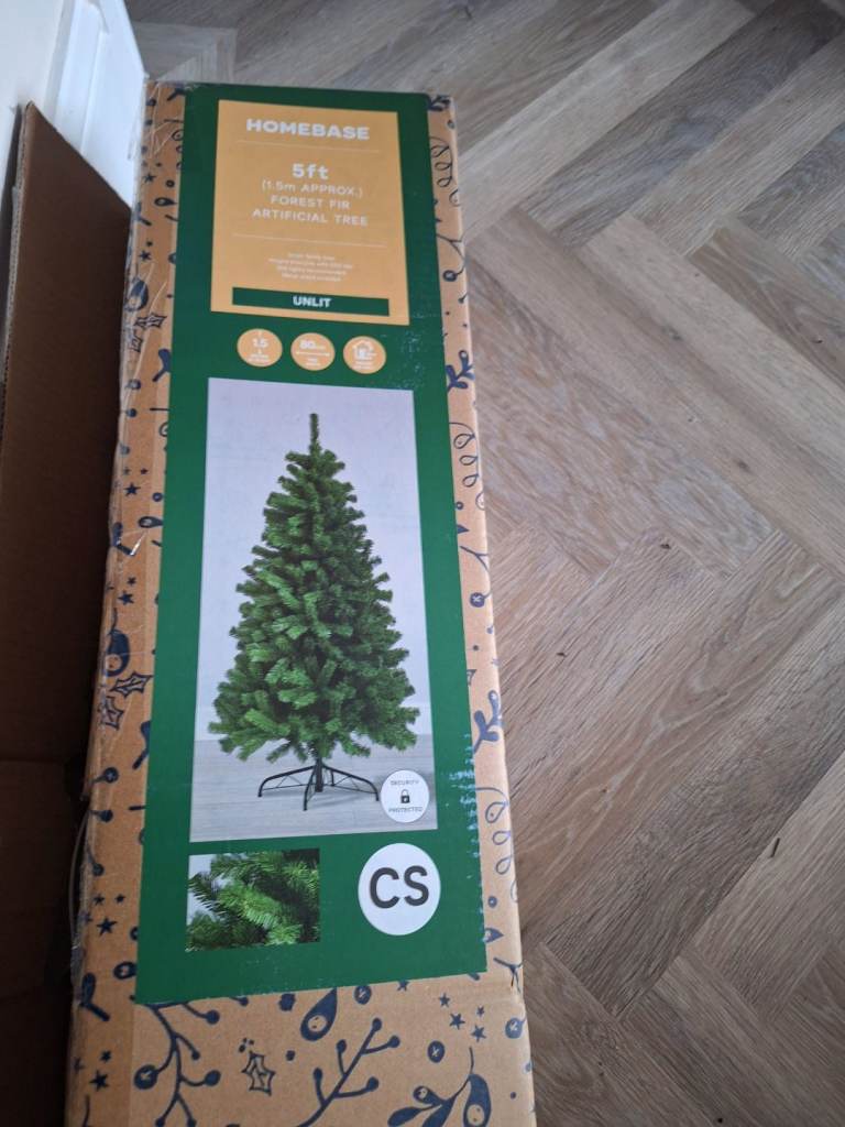 Artificial 5ft Christmas tree 