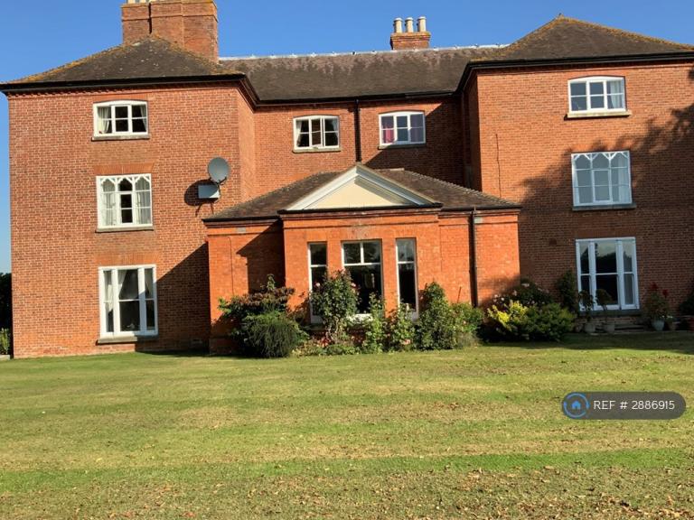 2 bedroom flat in Wilton Place, Dymock, GL18 (2 bed) (#2886915)
