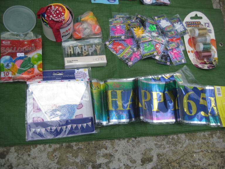 PARTY PARTY: Balloons Surprise, Sticky Creatures, Bunting and Birthday Bits: All for £5.00