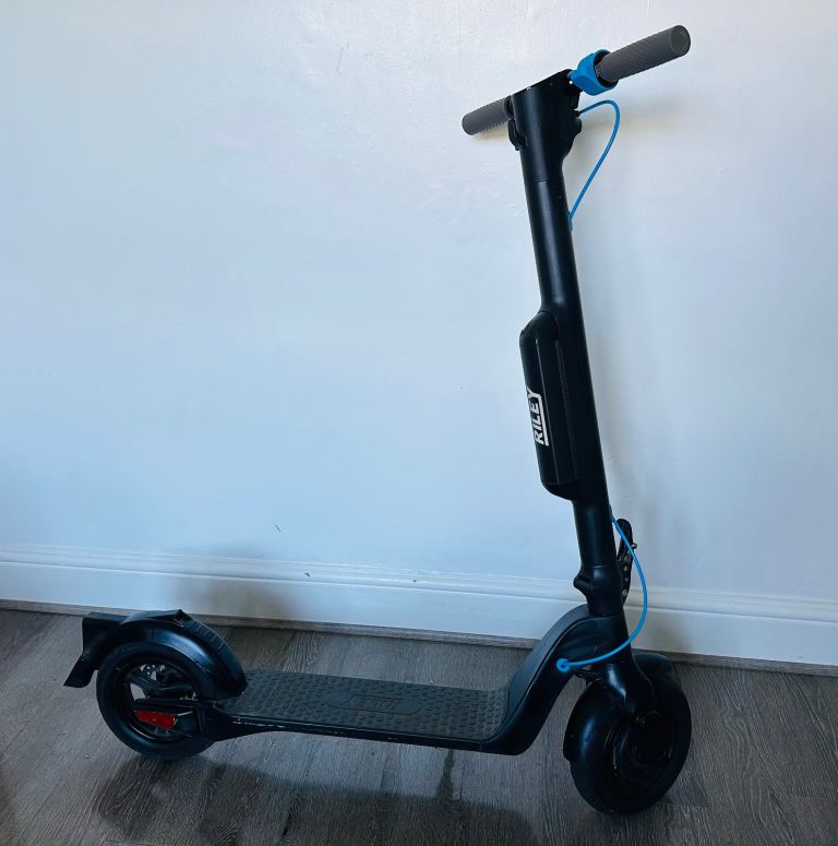 Riley Electric Scooter – Black, Good Condition