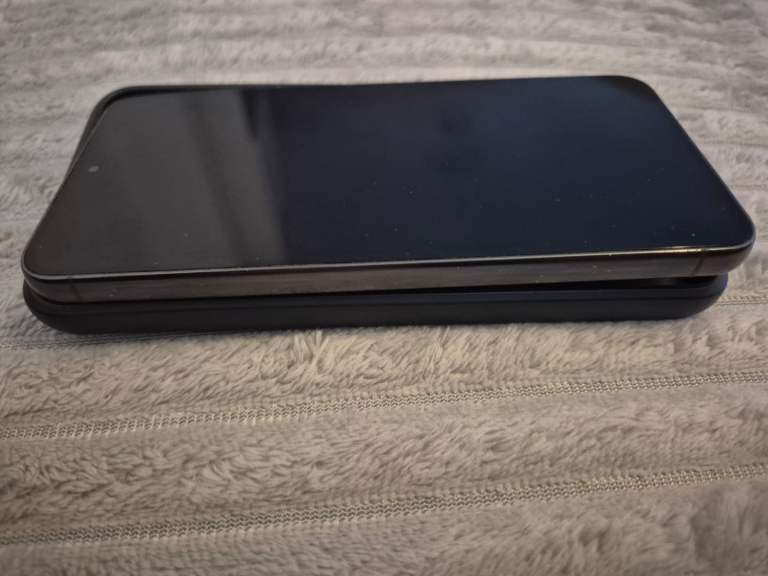 Samsung Galaxy S23 Grey - Good Condition with Case