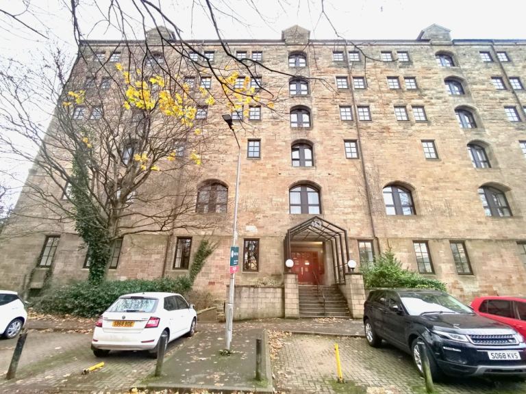 2 bedroom flat in Bell Street, Merchant City, Glasgow, G4 0TD