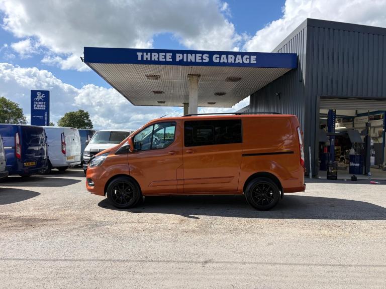 2020 Ford Transit Custom 2.0 EcoBlue 130ps D/Cab Limited Crew Cab FSH Inc Vat