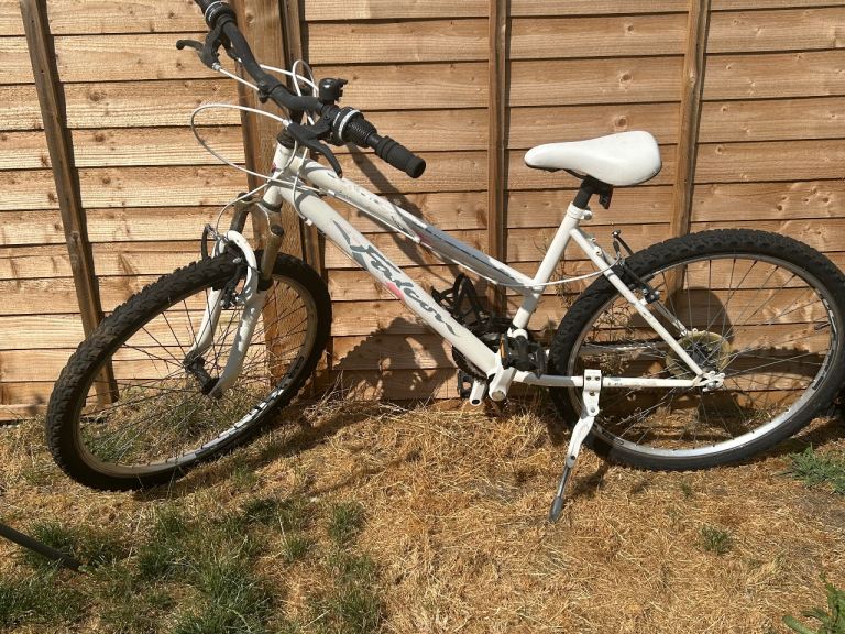 Carrera Sundance 26in Women’s MTB Aluminium Front Suspension 18-Speed V-Brake
