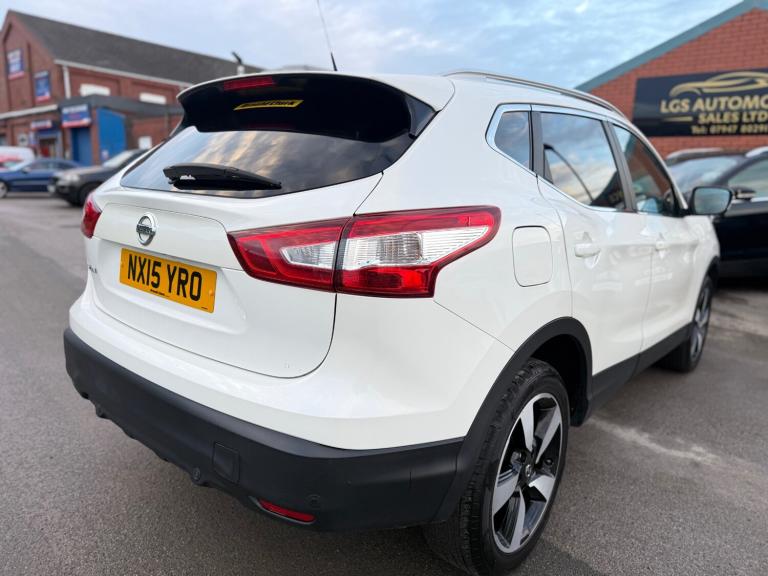 2015 Nissan Qashqai 1.2 DiG-T N-Tec+ 5dr HATCHBACK Petrol Manual