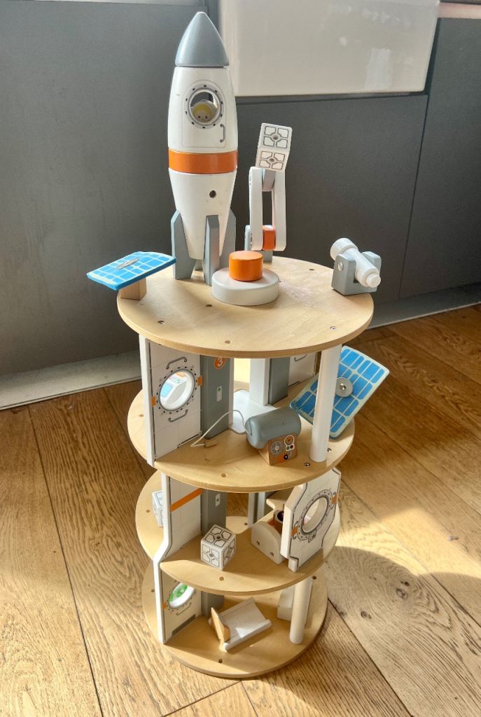 Tidlo wooden space station playset 