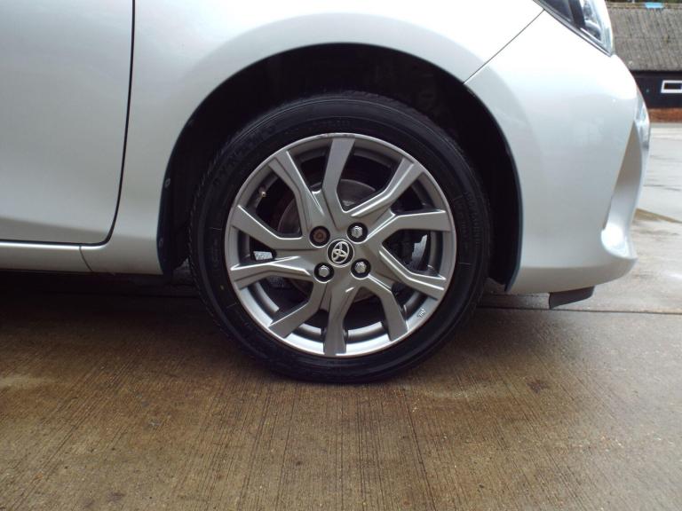  Toyota Yaris 1.33 Dual VVT-i Excel Euro 5 5dr Euro 5 Petrol Manual