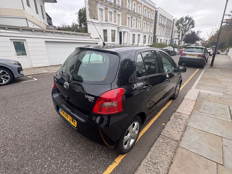 toyota YARIS,2006 1.3 automatic 5 doors,drives great, great condition , 90k miles,1 year mot,2 keys 