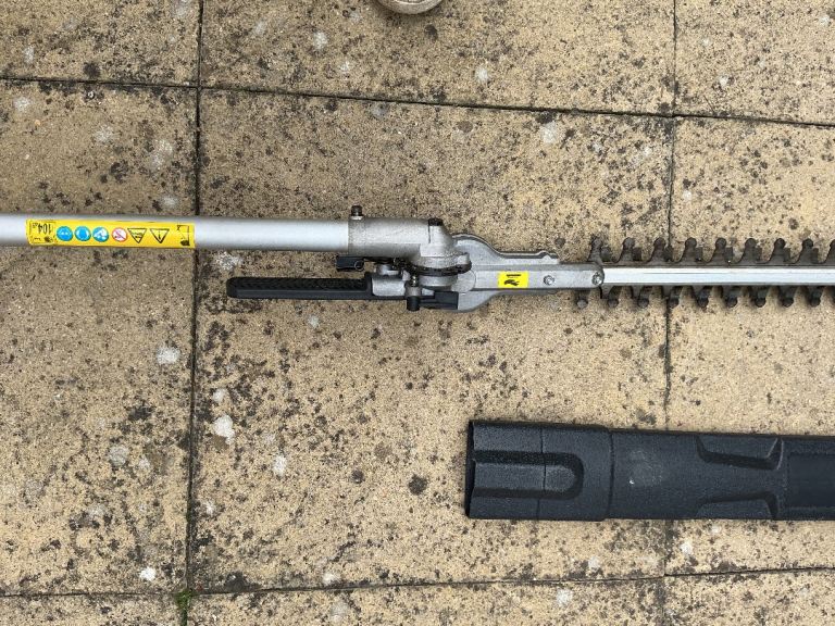 Long reach electric hedge cutter