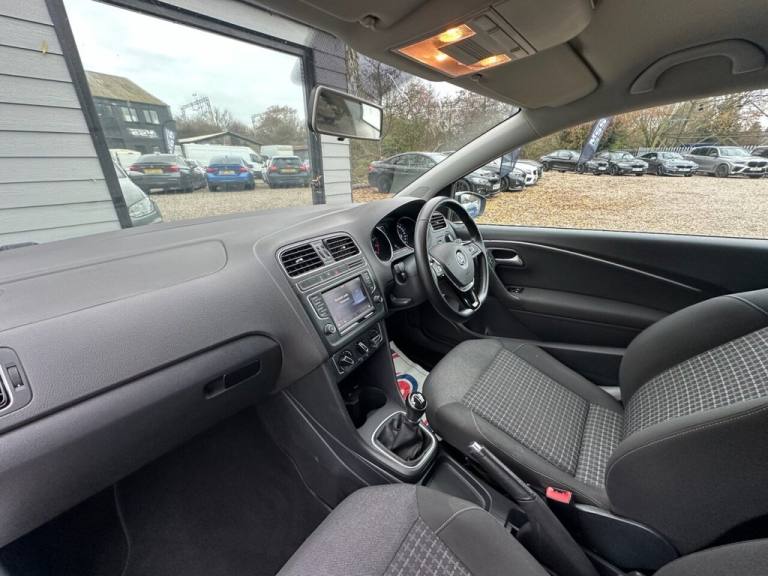 2015 Volkswagen Polo 1.0 SE 3dr HATCHBACK PETROL Manual