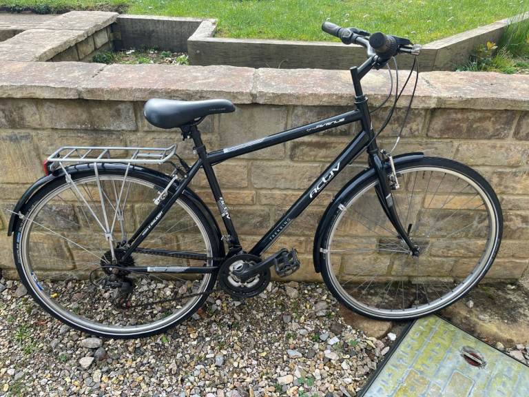 Raleigh Activ Fifth Avenue Trekking Bicycle | 19" Frame | Mudguards, Rear Pannier Rack & Lights