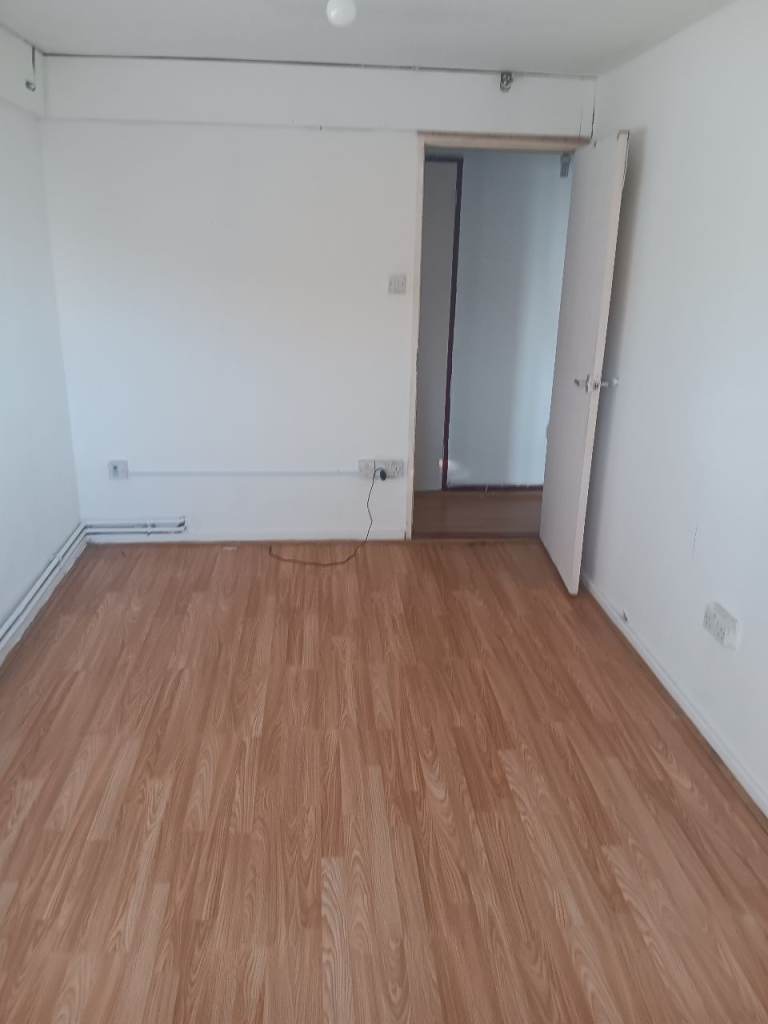 Unfurnished spacious room in flat for private let.