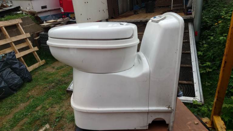 Thetford Swivel toilet out of my DAF Horsebox