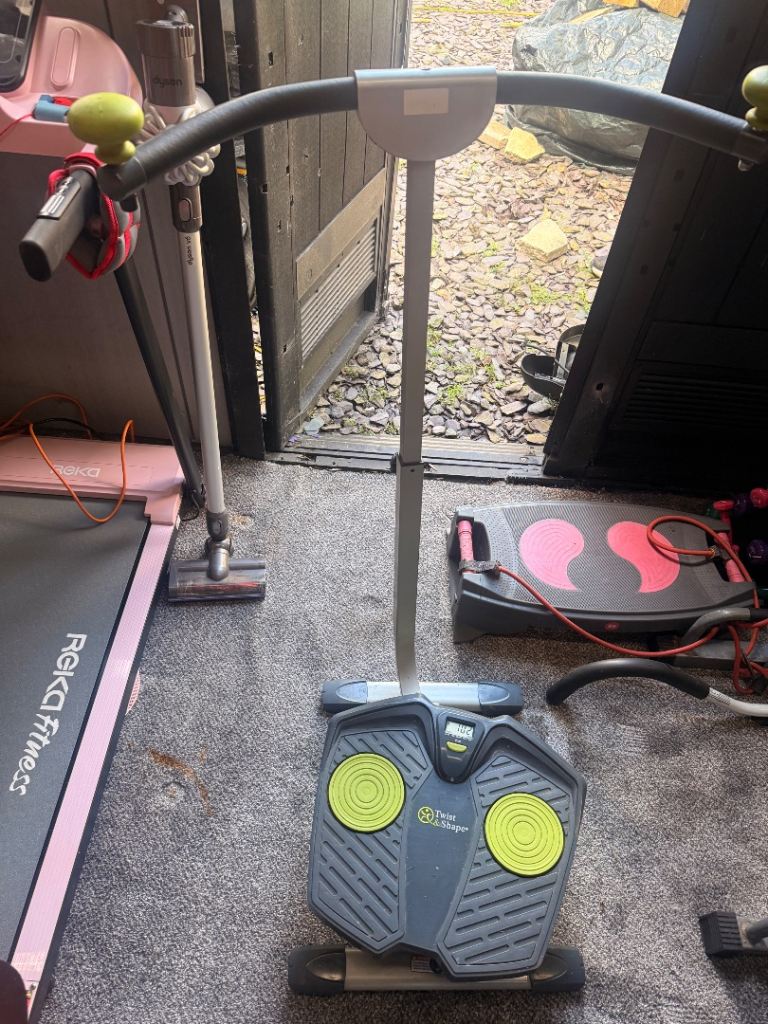 Twist n shape exercise machine 