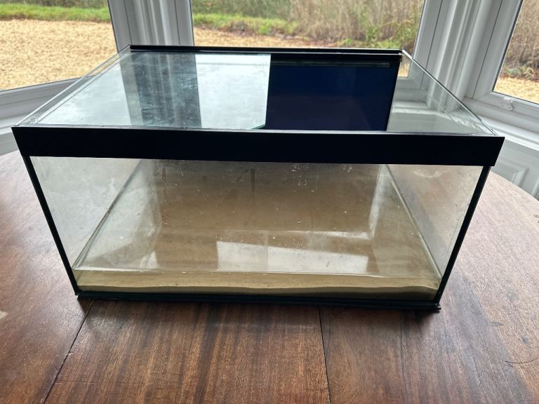 Fish tank 