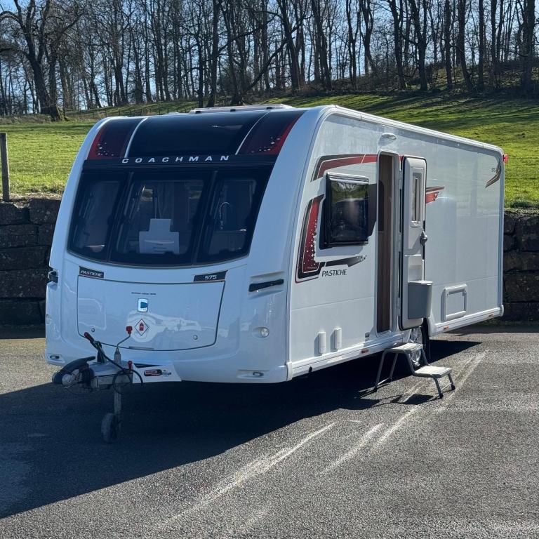 2018 Coachman Pastiche 575- 4 berth - Fixed island bed - 1 owner 