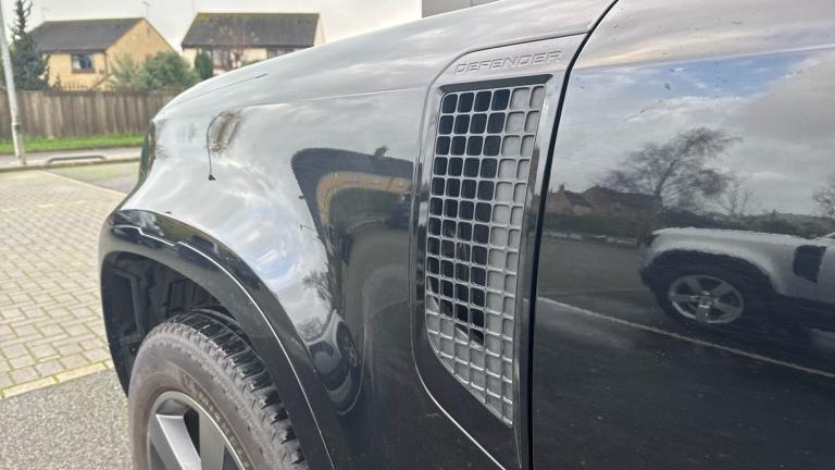 2025 Land Rover Defender 3.0 D250 X-Dynamic HSE 90 3dr Auto Diesel Estate Estate Diesel Automatic