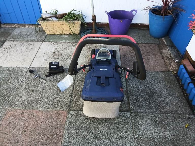 USED LAWNMOWER 