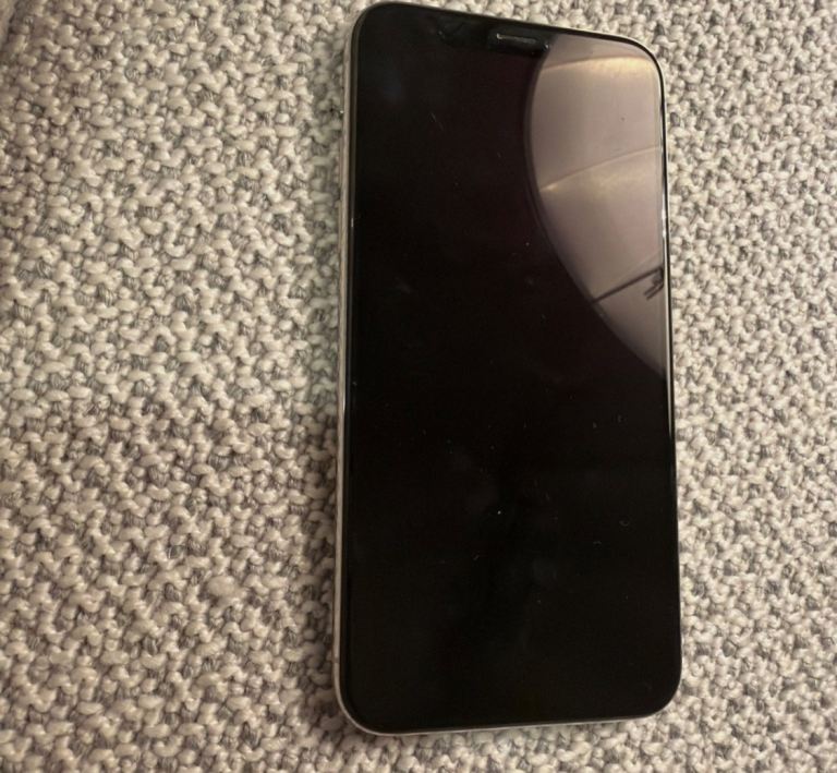 Apple iPhone X 64gb – unlocked 100% battery